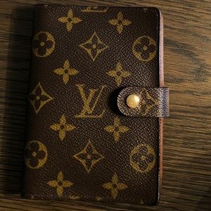 Louis Vuitton small agenda and LV box.